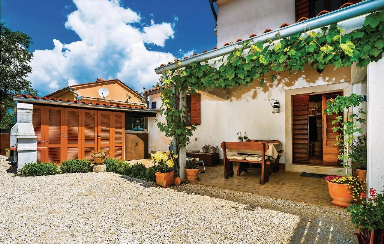 Nice Home In Bartici With Kitchen Barbici 0*,